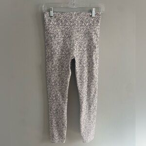 Vuori Studio Pocket 7/8 Legging Light Micro Camo High Rise Stretch Pants VW446